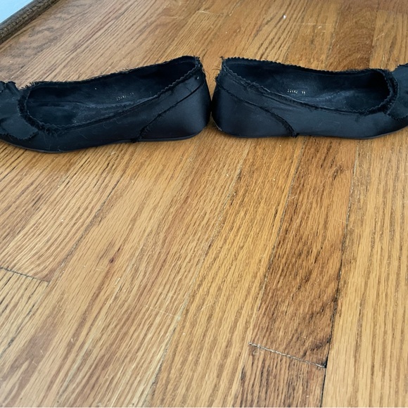 Pedro Garcia black satin ruffle flats, size 8.5, comes w original PG dust bag! - Picture 5 of 6